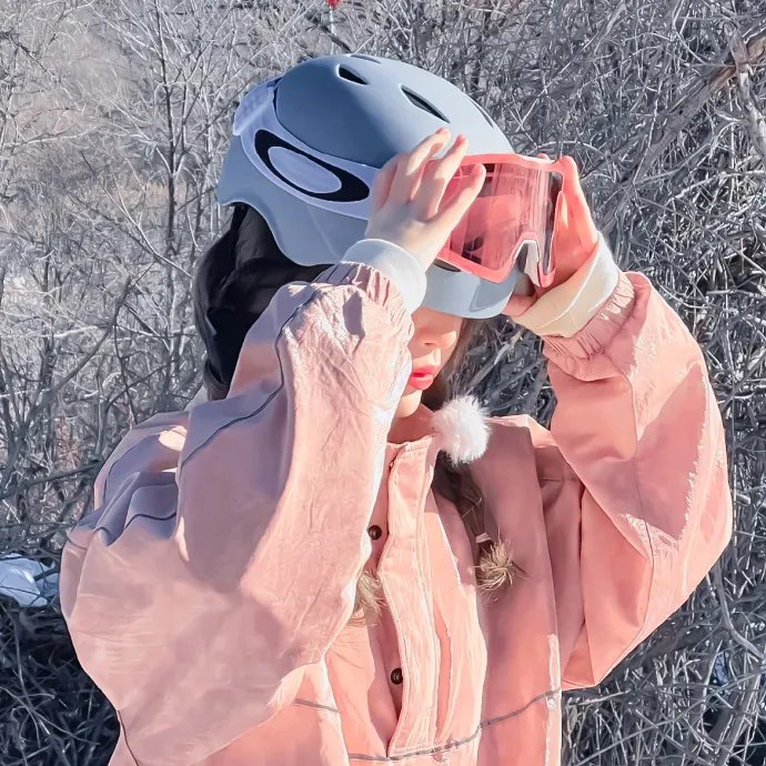 小可爱娜斯佳 在线观看